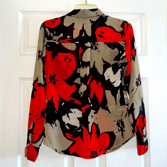 Guess women’s button down blouse - small - Picture 3 of 6